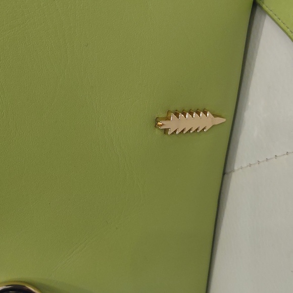 💚Thacker Neon Lime Citron Green Leather Crossbody Purse Handbag $148 Adjustable - Picture 3 of 7